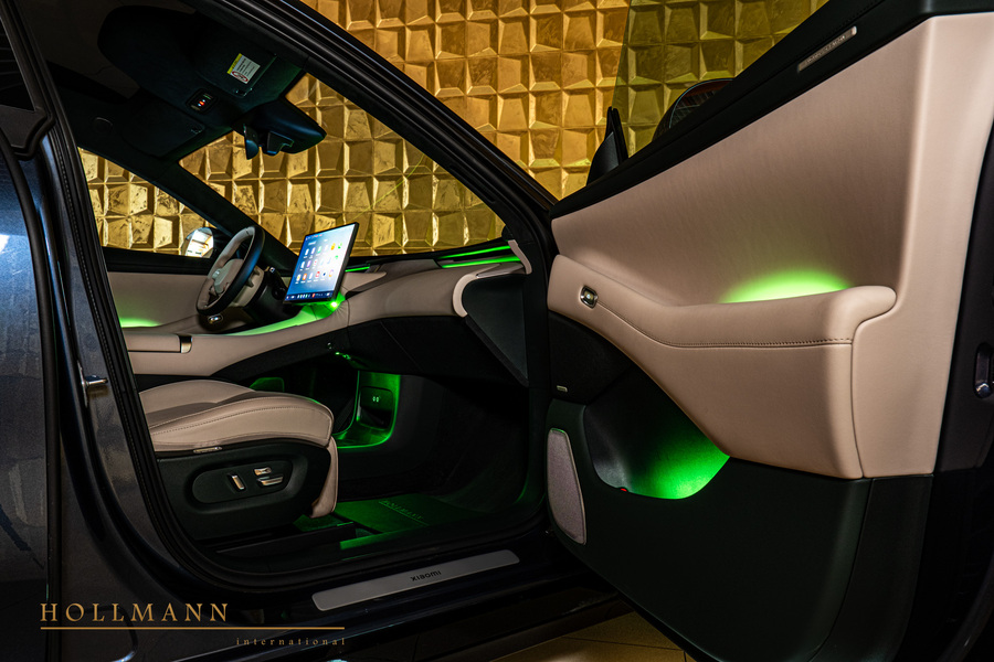 Vehicle view 18