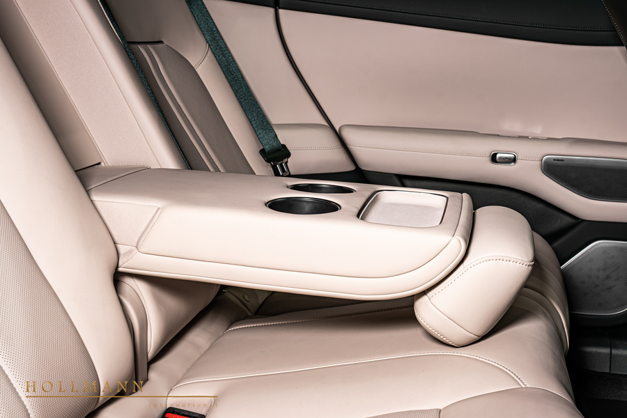 Vehicle view 28