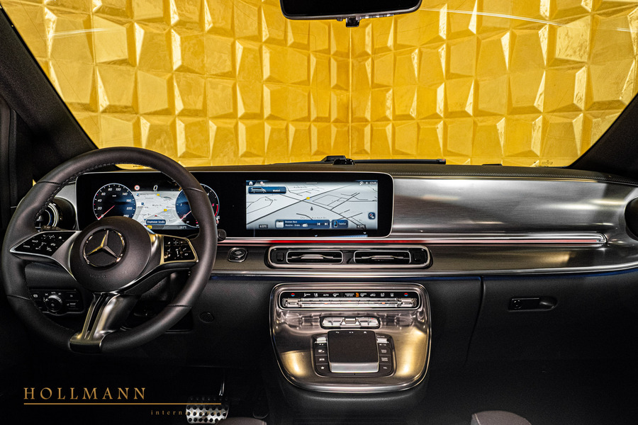 Vehicle view 17